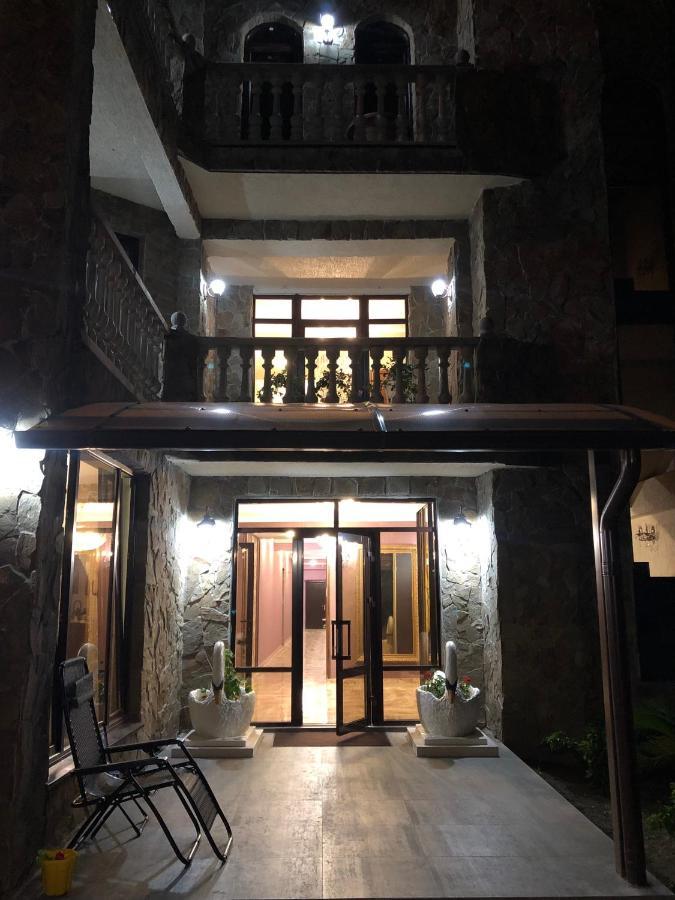 Hotel Гостевой Дом Siella Suchumi Zewnętrze zdjęcie