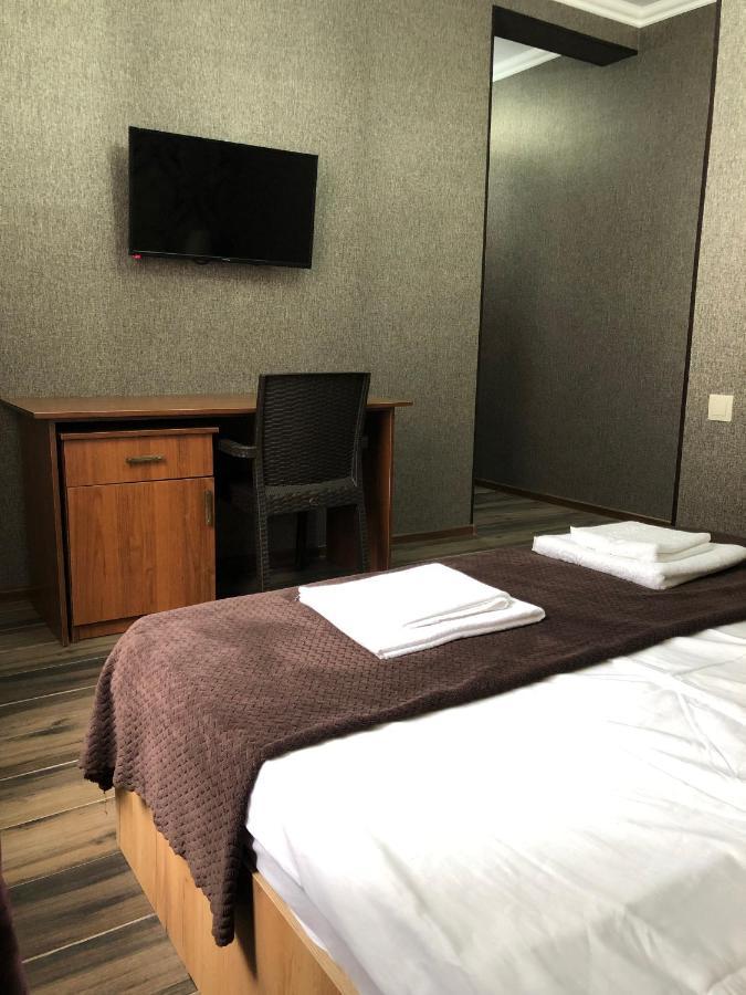 Hotel Гостевой Дом Siella Suchumi Zewnętrze zdjęcie